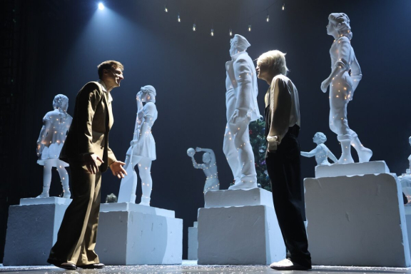 Премьера ! Спектакль "Дама с собачкой"