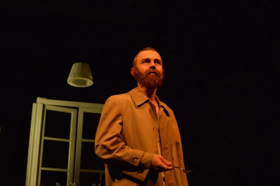 Спектакль «Дорогая Елена Сергеевна»